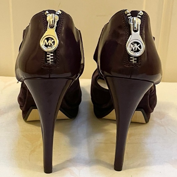 Michael Kors heeled peep toe sandals - Picture 5 of 11